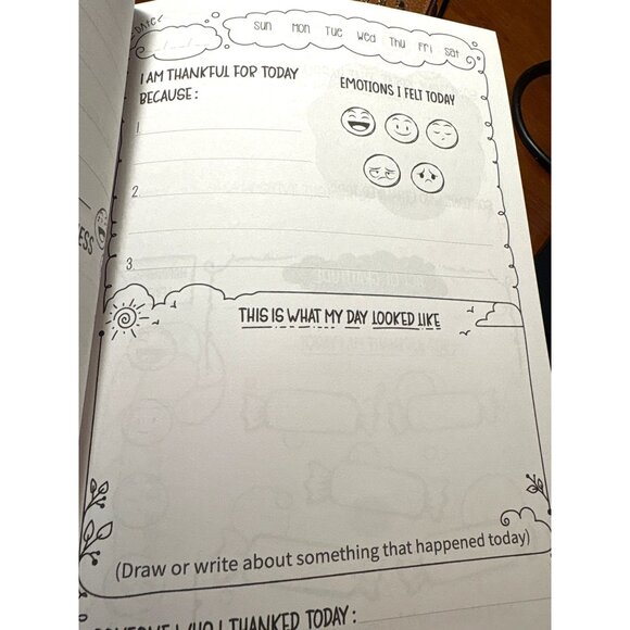 Creative Gratitude Journal For Kids Write Draw Color Be Thankful 2021 Classroom - Picture 4 of 7